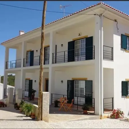 Alojamento de Acomodação e Pequeno-almoço Casa Estevas