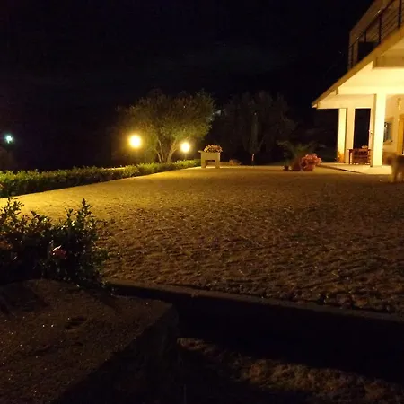 Alojamento de Acomodação e Pequeno-almoço Casa Estevas Foz do Cobrão